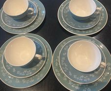 Royal Doulton Queenslace  D6447 tea set