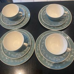 Royal Doulton Queenslace  D6447 tea set