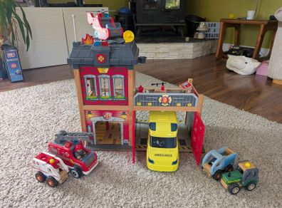 Wooden Fire Station & Accessories