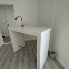 Bar or Breakfast dining table in excellent condition,white !