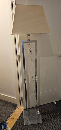 Floor standing lamp