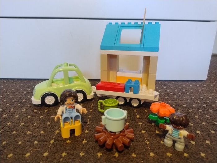 Lego Duplo Family House on Wheels 10986