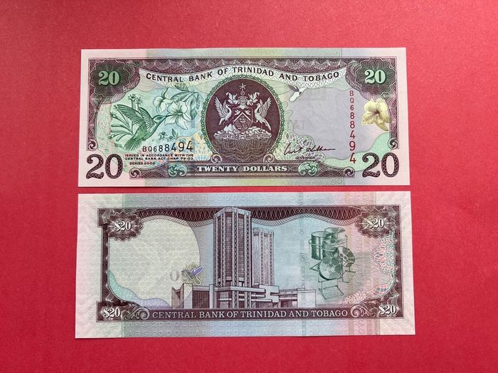 Trinidad & Tobago. 20 Dollars. 2002.  ( Uncirculated )