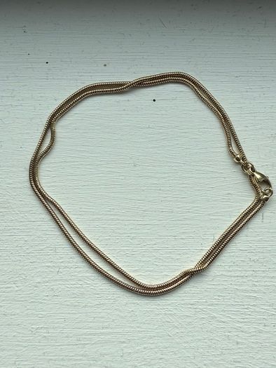 9ct solid gold necklace free register post