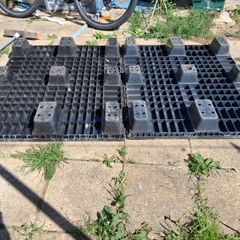 2 x Plastic Pallets