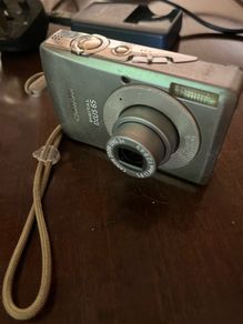 Cannon digital IXUS 65 with charger