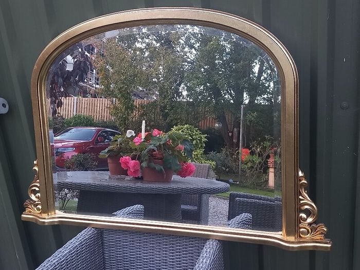 Overmantel mirror with gold, heavy, D18, no damage