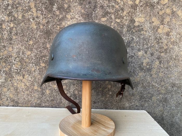 Original German WW2 Reissue M40 Stahlhelm. Militaria