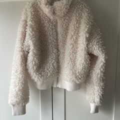 Cropped fleece fluffy cream jacket