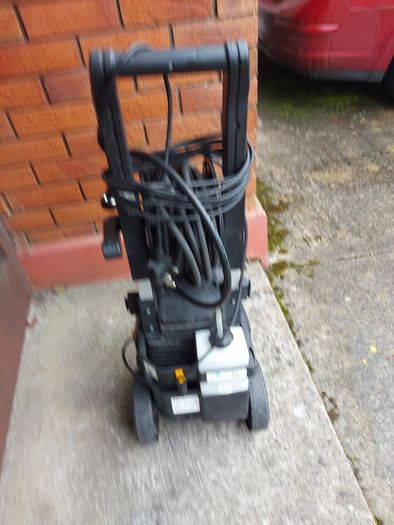 WORKZONE 2200W High Pressure Washer, Model Q1W-SP20-1900A, working great and in excellent condition