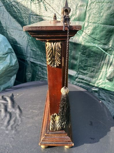 Gorgeous Wooden Vintage/Antique Curio Photo Table Cabinet
