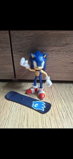 Sonic figure