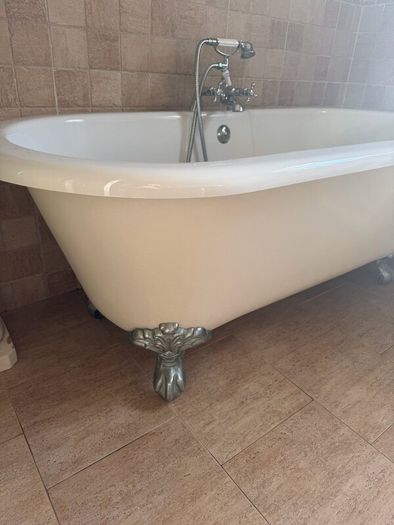 Victorian style roll top bath