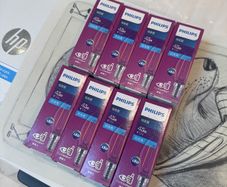8 x Philips E14 LED Candle Bulbs 4W Daylight, Brand New