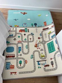 Reversible play mat