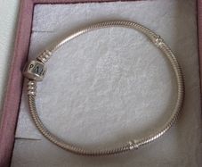 Pandora bracelet barrel clasp size 19cm Very good condition