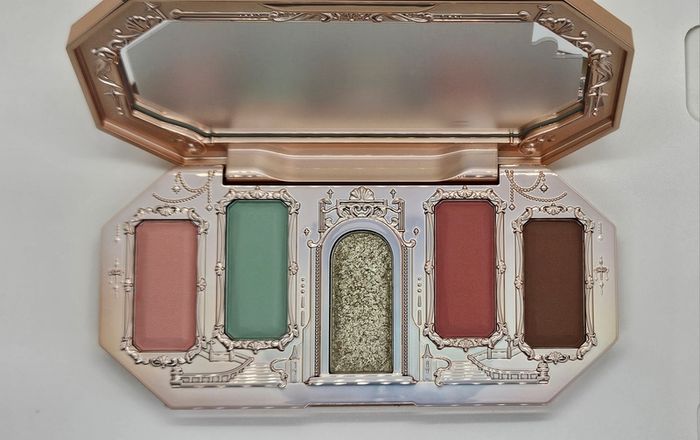 Flower Knows Moonlight Mermaid Jewelry Eyeshadow Palette in 03 Ocean Siren