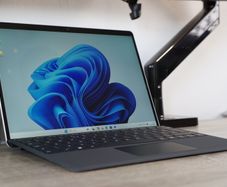 Surface Pro 9 | i5-1245U vPro | 120Hz PixelSense | Like New