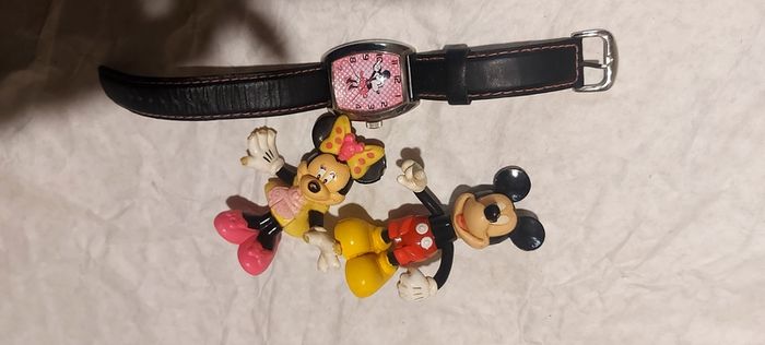 Minnie mouse ,walt disney vintage watch collection,plus 2 free used toys ,used condition, free shipping within Ireland, sold as is.
