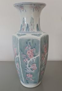 Beautiful Chinese  Hexagonal Vase