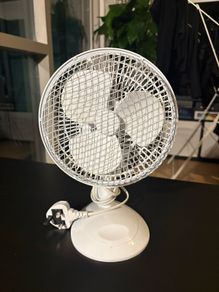 Mini desk fan