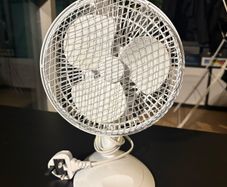 Mini desk fan