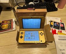 Nintendo 3DS XL The Legend of Zelda A Link between worlds console (CIB)