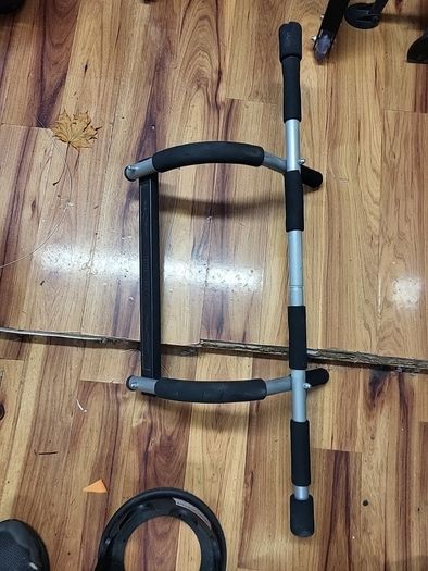 Chin up Bar for over door.