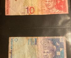Malaysian  10 ringgit and 1 ringgit note 1998- 2001