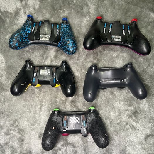 5x PS4 Controllers - 4 SCUF + 1 Sony - Untested - Spares or Repair