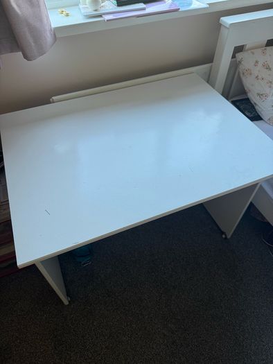 Kids study desk