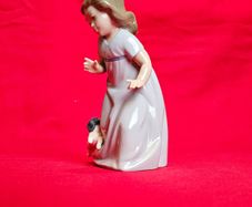 Girl with Puppy   NAO by Lladro 1987