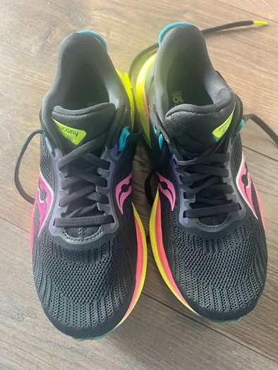 Special edition sweaty Betty x saucony triumph runners 4.5UK