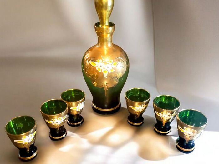 Stunning signed Murano emerald green and gold set