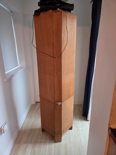 Glass display unit