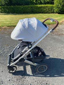 Uppababy cruz v2 discontinued colour and extras