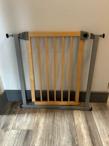 Stair Baby Safety Gate- beechwood