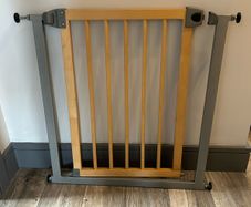 Stair Baby Safety Gate- beechwood