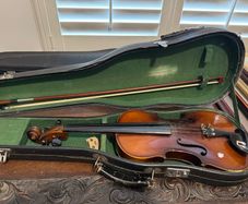 2No Violins in hard cases