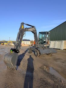 New 6 ton develon rubber duck