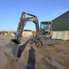New 6 ton develon rubber duck