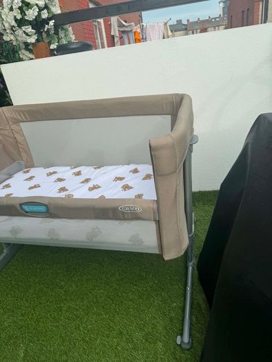 baby cot