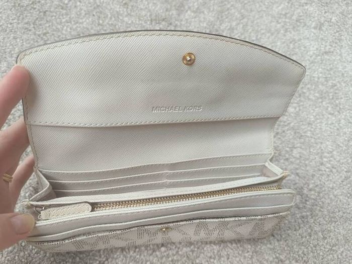 Michael Kors Cream Signature Logo Purse / Wallet