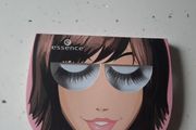 eyelashes