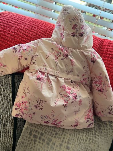 Girls jacket 9/12 mths like new
