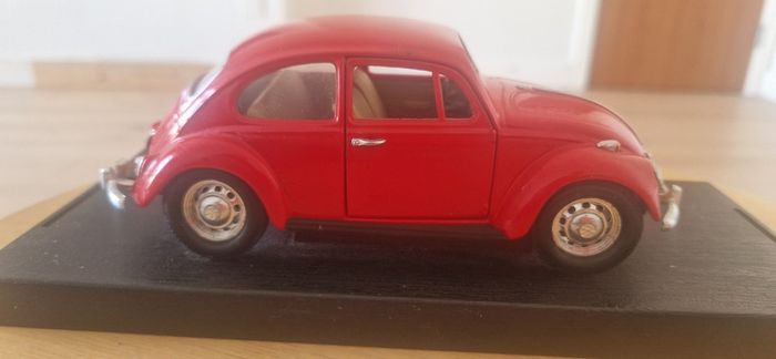 Road Legends VW Beetle 1967 1:24 Red