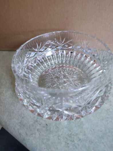 Lovely Crystal Bow No Stamp In Good Condition.