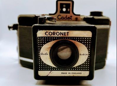 Collection of 11 vintage cameras