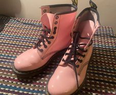 Dr martens pink boots