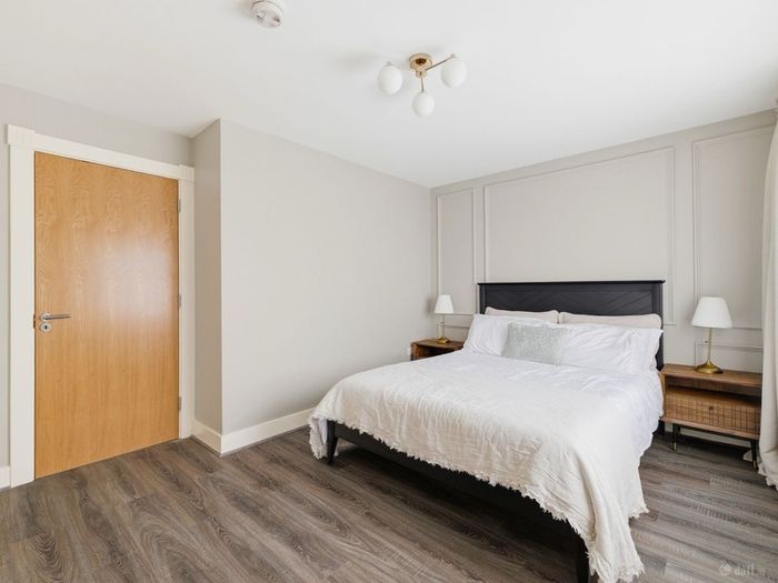 kingsize bed